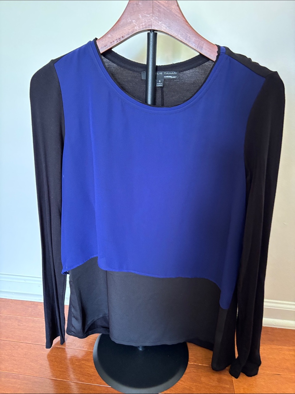 Elie‎ Tahari Blue Black Colorblock Long Sleeve Top Womens Size Small Blouse EUC